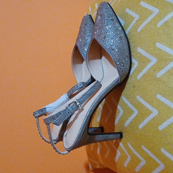 Adrienne Vittadini dress shoes - Picture 2 of 4